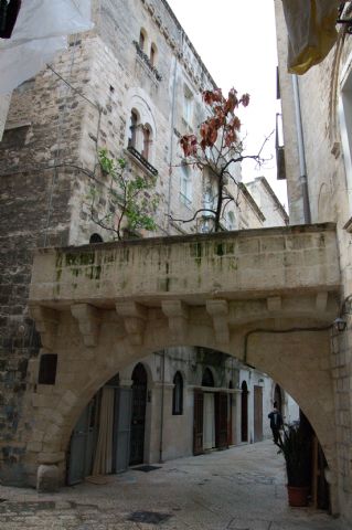 Di Arco in Arco! Le corti storiche di Bari Vecchia