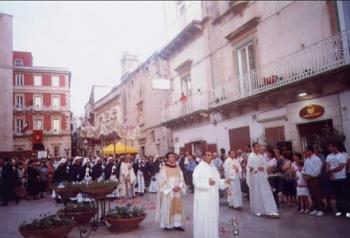 Appuntamento con la leggiadrìa: processione del Corpus Domini