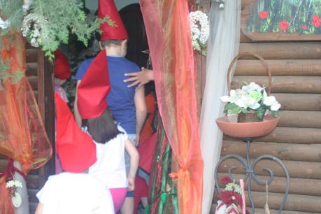 Cappuccetto Rosso, spettacolo teatrale nel bosco