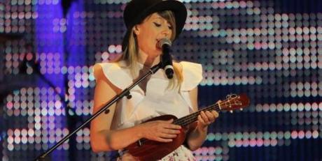 Cassandra Raffaele in concerto al Barcollo