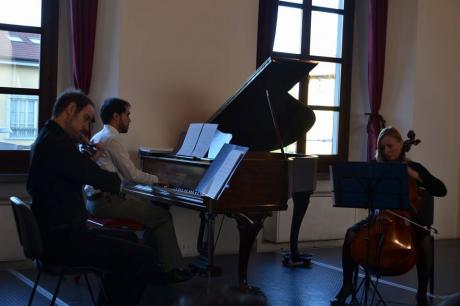 Hanami Trio - Concerto per pianoforte, violino e violoncello - Musiche di Sakamoto e Hisaishi