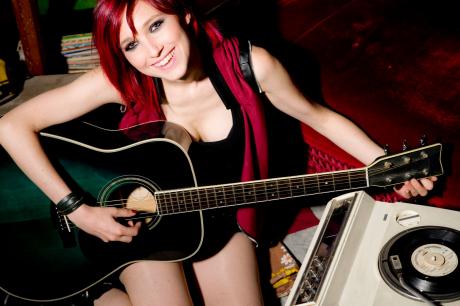 Nathalie chiude la festa di San Rocco a Leverano, l'icona indie-rock torna nel Salento