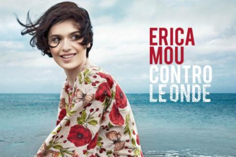 Erica Mou in concerto Unplugged For Labemolle