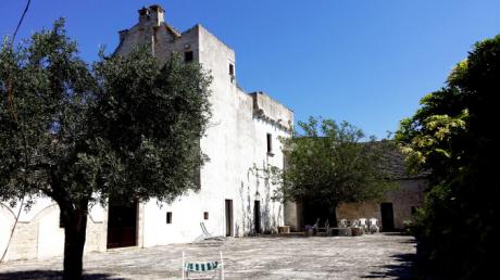 "Presi per la gola" in masseria - visita guidata, cibo e teatro