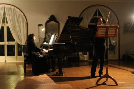 “Suoni e Danze Gitani” Il Duo Eugenio Prete  e Ingrid Carbone  per il 30.mo Autunno Musicale dell'Associazione Curci