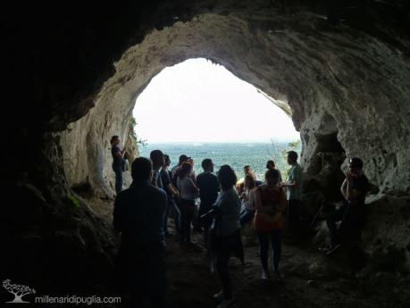 Escursione alla Grotta dei Millenari lungo sentieri panoramici