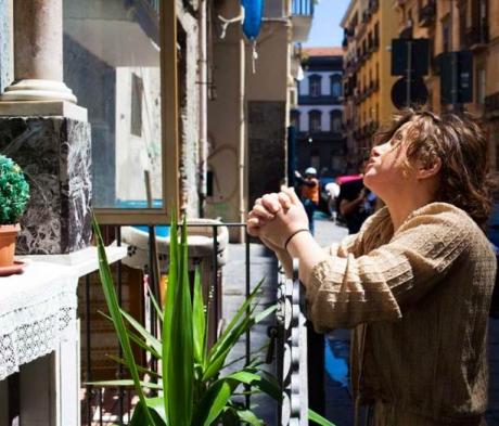 Facimmece 'a croce: Napoli e i suoi Altarini
