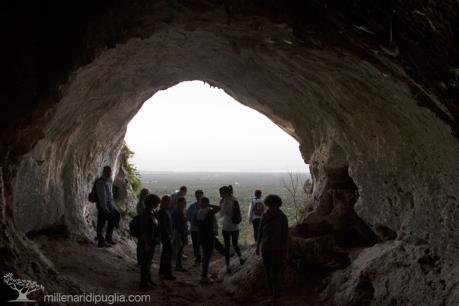 Escursione alla Grotta dei Millenari lungo sentieri panoramici