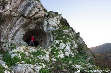 Escursione alla Grotta dei Millenari lungo sentieri panoramici