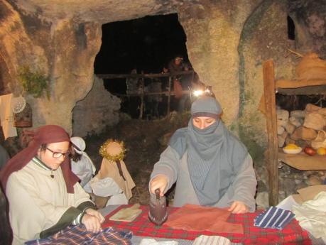 Mottola (Ta) Lunedi', 5 Gennaio, Ritorna il Presepe Vivente Nelle Grotte Rupestri, con la Scesa a Cavallo Dei Magi