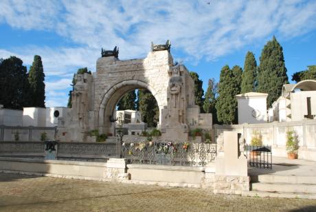 "A cielo aperto" Visita guidata con intermezzo teatrale e musicale al cimitero monumentale di Bari