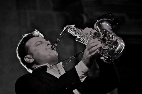 Fulvio Palese keys trio in concerto