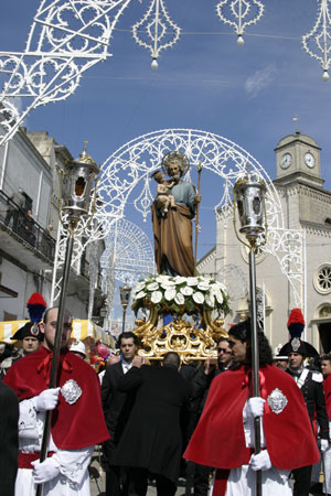 Tavolate di San Giuseppe e processione del Santo