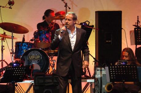 'Sing and Swing, Jazz Company', Massimo Lopez interpreta i classici dello swing al Teatro Curci a cura dell'Associazione Curci