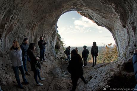 Escursione verso la Grotta dei Millenari lungo sentieri panoramici
