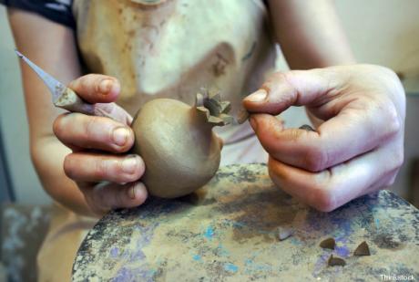 Al 26th Art Amodio, terra, acqua, aria e fuoco: ecco il laboratorio artistico di Mavalù