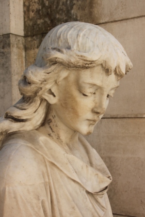 "A cielo aperto" Visita guidata con intermezzo teatrale e musicale al cimitero monumentale di Bari