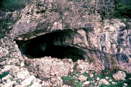 Escursione alla Grotta del Sergente Romano e alla Gravina del Vuolo