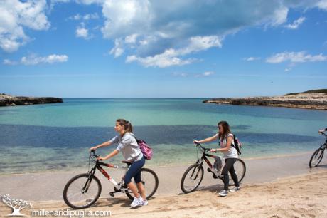 Escursione in bici verso la splendida Torre Pozzelle ad Ostuni