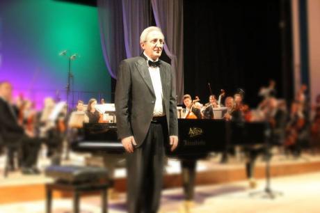 il Premio Sebetia-ter per la Musica al Maestro di Palma
