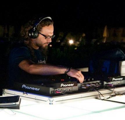 Domenica Bestiale presenta: Lello Santoro Dj-Set
