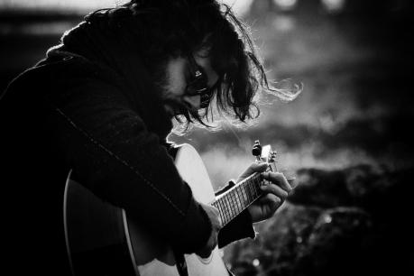 Il musicista Massimo Donno in concerto presso la Cantina Duca Carlo Guarini di Scorrano , domenica 31 maggio ore 18.00