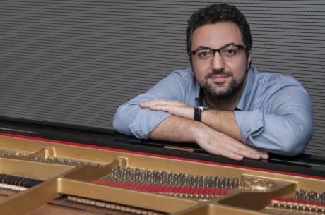 Il pianista Fabio Prota presenta il suo album "Mania Super Moenia" con un concerto al MAD di Bari