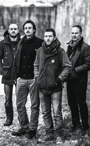 Ajar in concerto