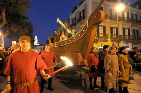 CORTEO STORICO - La traslazione delle reliquie di San Nicola - Festa Patronale di San Nicola 2015 di Torre a Mare
