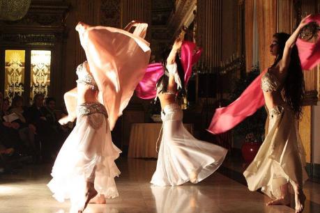 Musica & Tradizioni spettacolo danzatrici del ventre