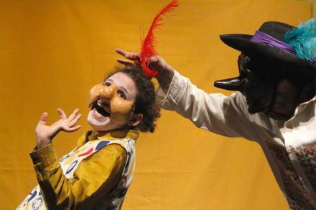 "Una piuma al vento" Commedia dell'arte della compagnia teatrale Neamera