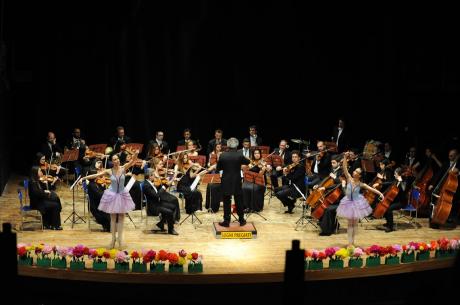 "GRAN GALA DELL'OPERETTA" - OMAGGIO ALLA BELL’EPOQUE con l'Orchestra Sinfonica Pugliese  diretta da Giovanni Minafra