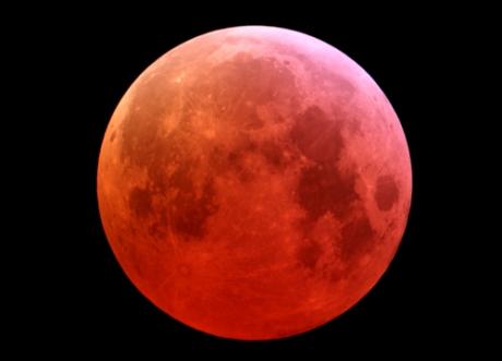 “Camminando incontro alla superluna”