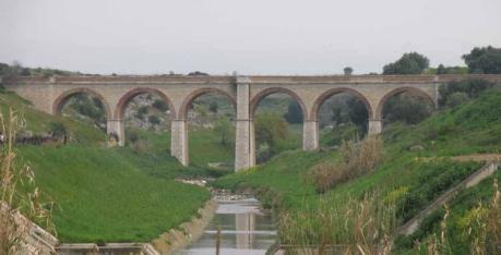 Escursione lungo la vecchia ferrovia circummarpiccolo di Taranto