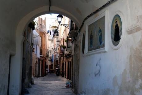 Di Arco in Arco! Le corti storiche di Bari Vecchia