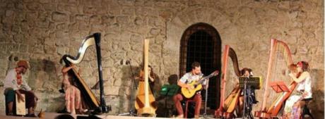 Diamond Strings, Arpe e Percussioni