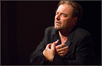 Sebastiano Somma in Uno sguardo dal ponte di Arthur Miller