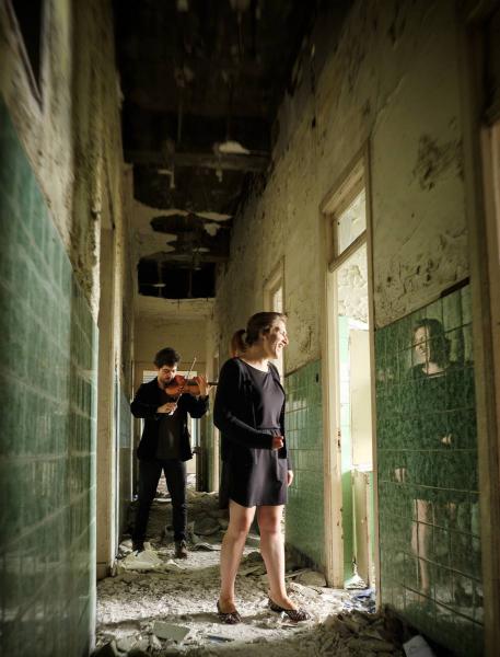 Duo violino e voce, musica improvvisata