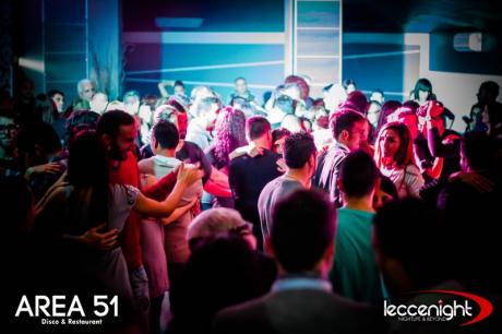 "Domingo tropical" all'Area51 di Novoli: si balla con Giaba, Flaco ed ElMaximo