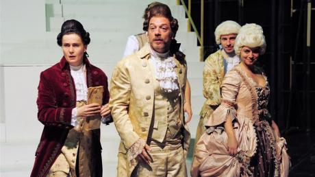 Candide di Mark Ravenhill ispirato all’opera di Voltaire con la regia di Fabrizio Arcuri