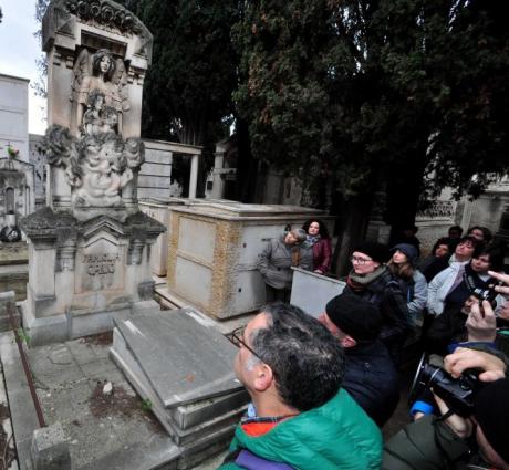 "A cielo aperto" Visita guidata con intermezzo teatrale e musicale al cimitero monumentale di Bari