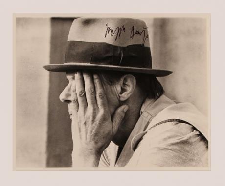 Collettiva Internazionale / WHAT WOULD  YOU PUT IN THE HAT  OF JOSEPH  BEUYS