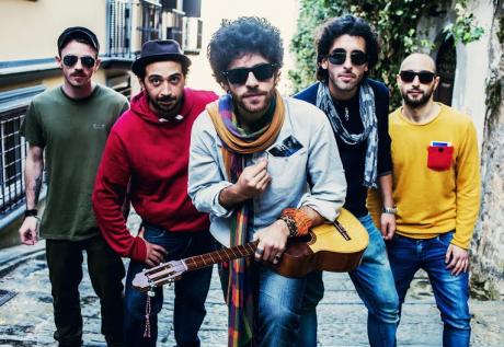La Maschera in concerto - Te vengo a cercà tra l’asfalto di Napoli e la sabbia di Dakar