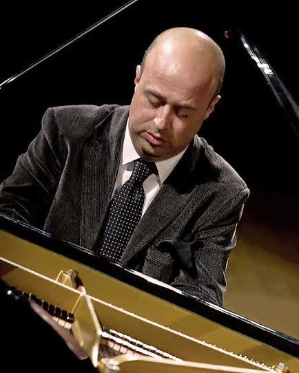 Il pianista Nazzareno Carusi in concerto insieme al Quartetto d'Archi e al primo contrabbasso Ermanno Calzolari
