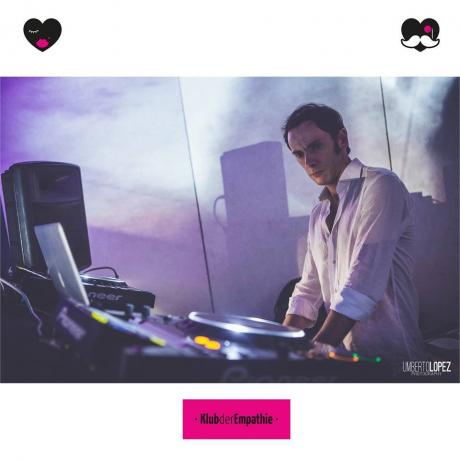 Aperitivo al Caffè degli Esordi: dj set con Saverio Panza