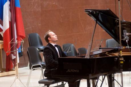 Davide Valluzzi Piano Recital