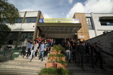 “ATTRAVERSANDO LA  DIVINA COMMEDIA”  A CASARANO Il Liceo Classico porta in scena Dante