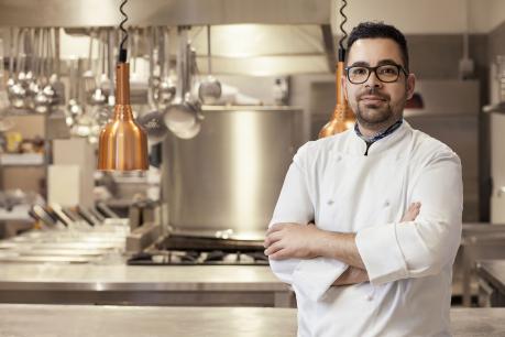 Lo chef Cosimo Russo di Aqua Le Dune ospite dell’Osteria Origano di Minervino di Lecce