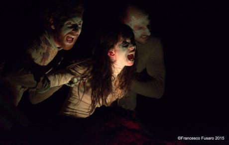 Hell in the Cave - versi danzanti nell'aere fosco