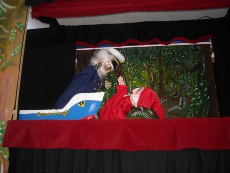 Dante Alighieri burattino nella rassegna INCANTASTORIE